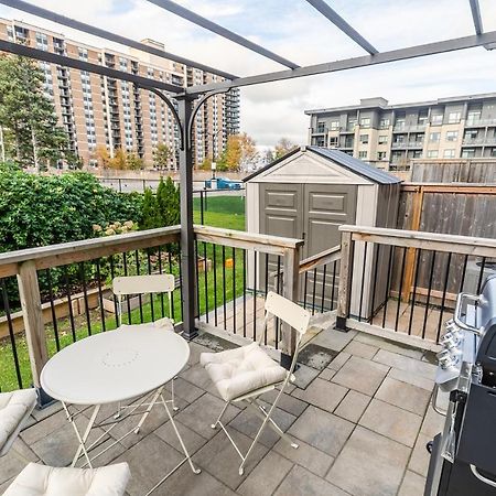 Globalstay Modern Townhomes In Lakeshore Steps To The Beach Hamilton Exteriér fotografie