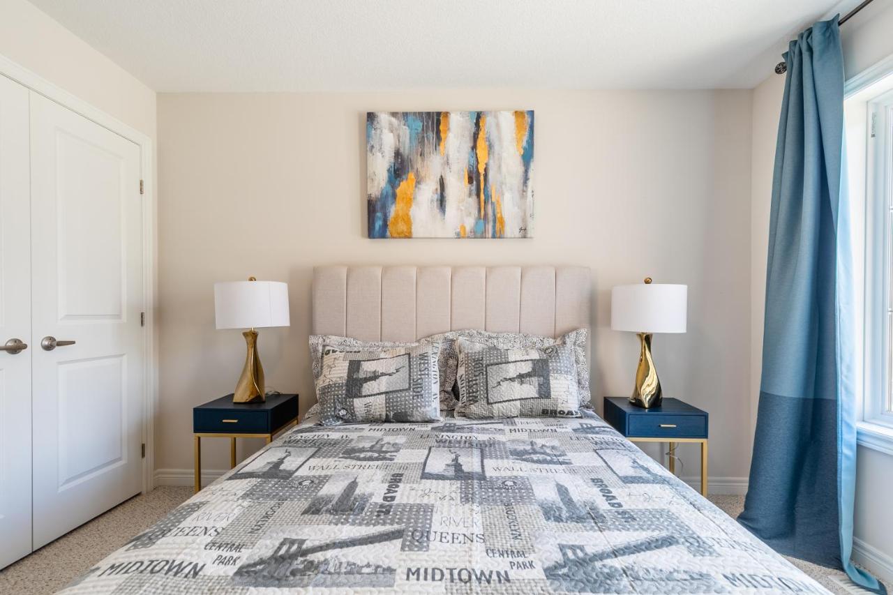 Globalstay Modern Townhomes In Lakeshore Steps To The Beach Hamilton Exteriér fotografie