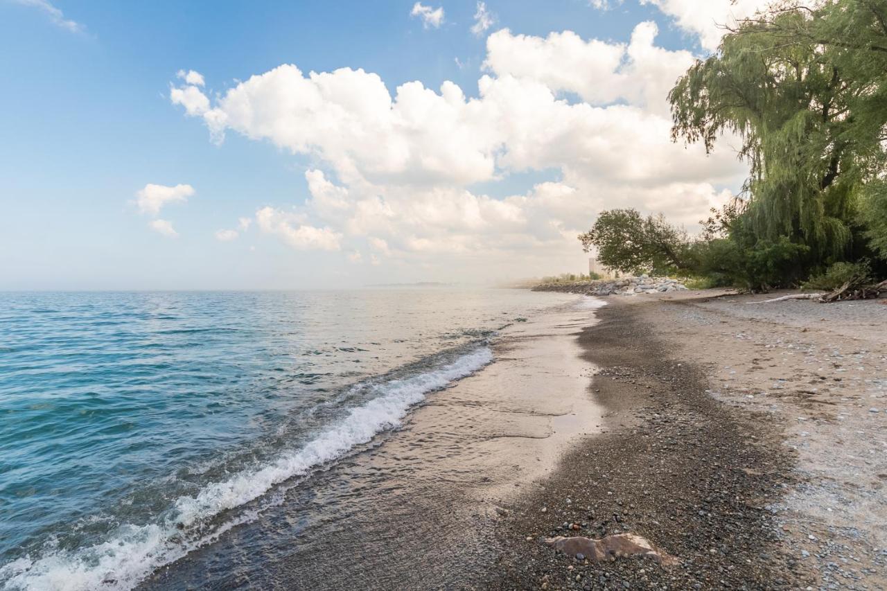 Globalstay Modern Townhomes In Lakeshore Steps To The Beach Hamilton Exteriér fotografie