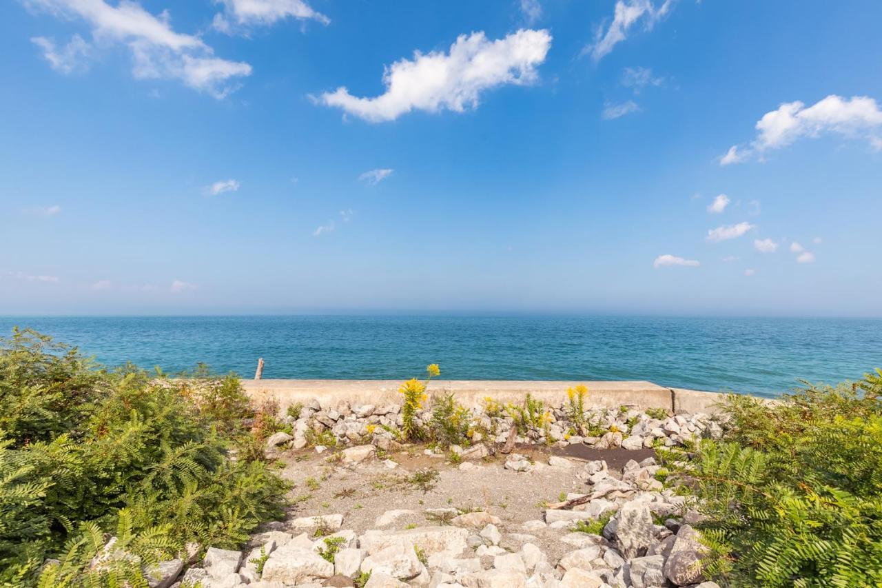 Globalstay Modern Townhomes In Lakeshore Steps To The Beach Hamilton Exteriér fotografie