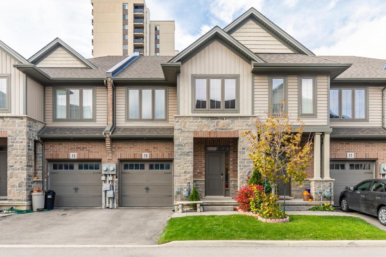Globalstay Modern Townhomes In Lakeshore Steps To The Beach Hamilton Exteriér fotografie
