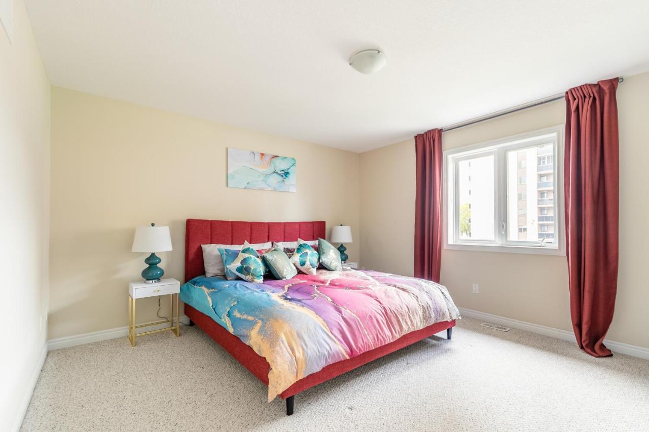 Globalstay Modern Townhomes In Lakeshore Steps To The Beach Hamilton Exteriér fotografie