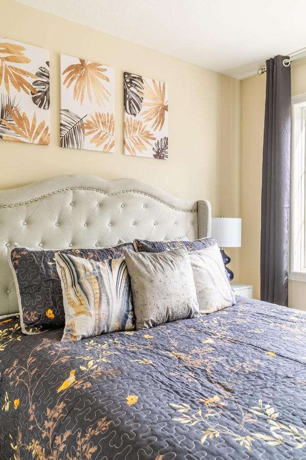 Globalstay Modern Townhomes In Lakeshore Steps To The Beach Hamilton Exteriér fotografie