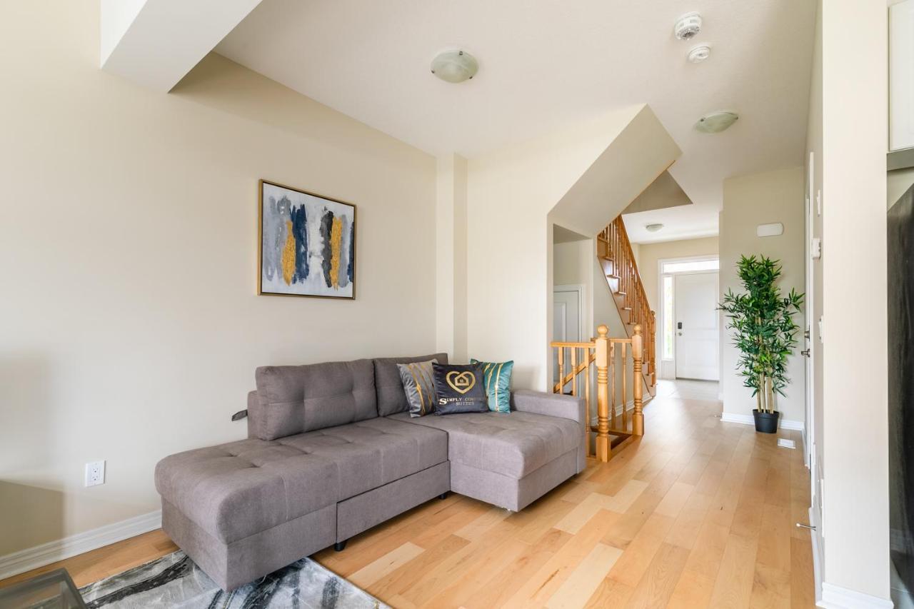 Globalstay Modern Townhomes In Lakeshore Steps To The Beach Hamilton Exteriér fotografie