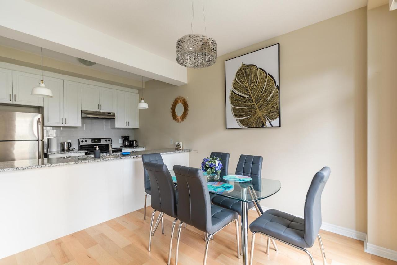 Globalstay Modern Townhomes In Lakeshore Steps To The Beach Hamilton Exteriér fotografie