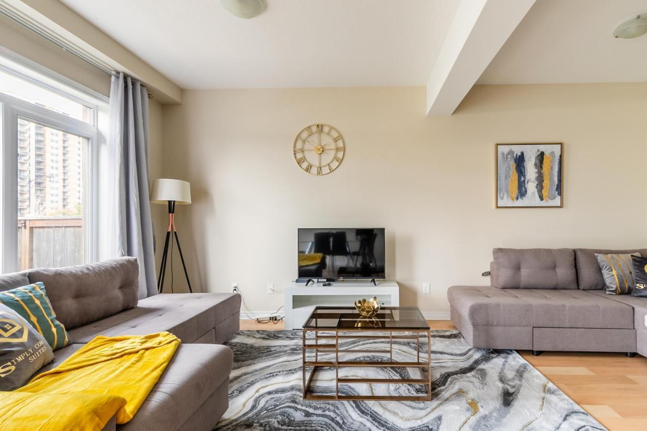 Globalstay Modern Townhomes In Lakeshore Steps To The Beach Hamilton Exteriér fotografie