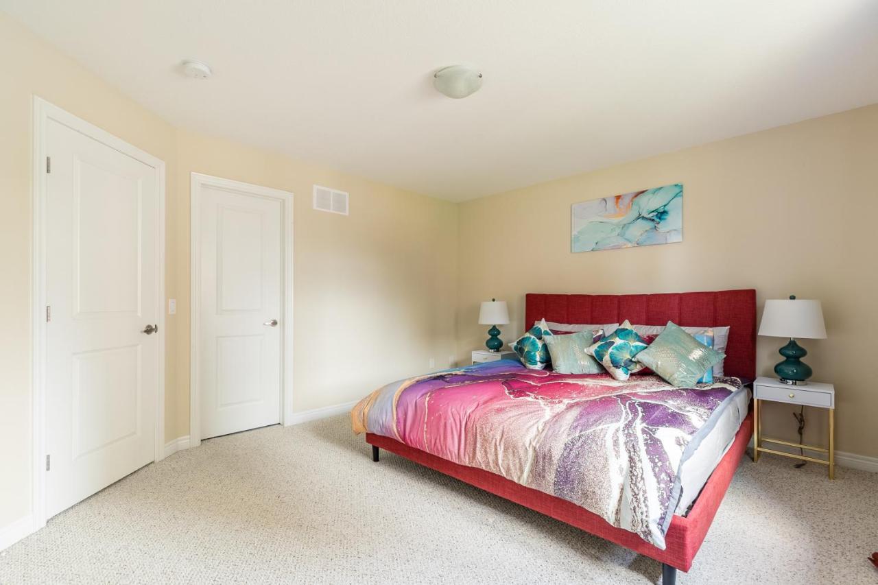 Globalstay Modern Townhomes In Lakeshore Steps To The Beach Hamilton Exteriér fotografie