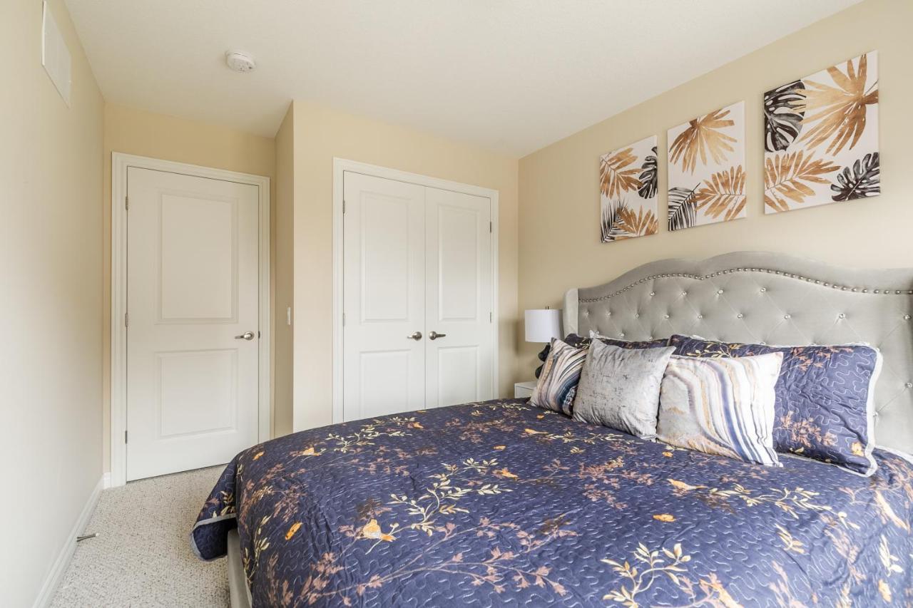 Globalstay Modern Townhomes In Lakeshore Steps To The Beach Hamilton Exteriér fotografie