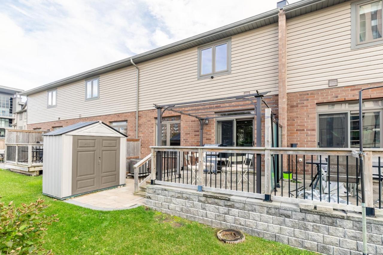 Globalstay Modern Townhomes In Lakeshore Steps To The Beach Hamilton Exteriér fotografie